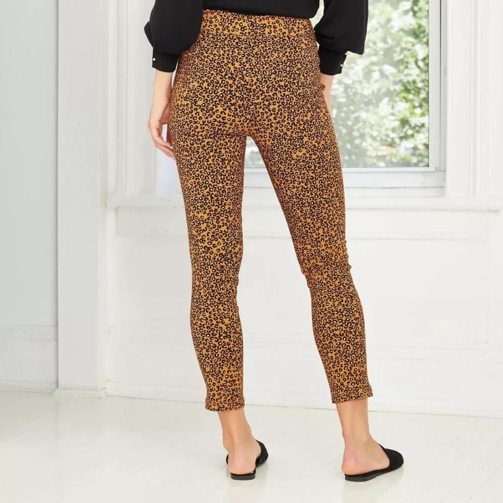 Leopard Print Ankle Pants
